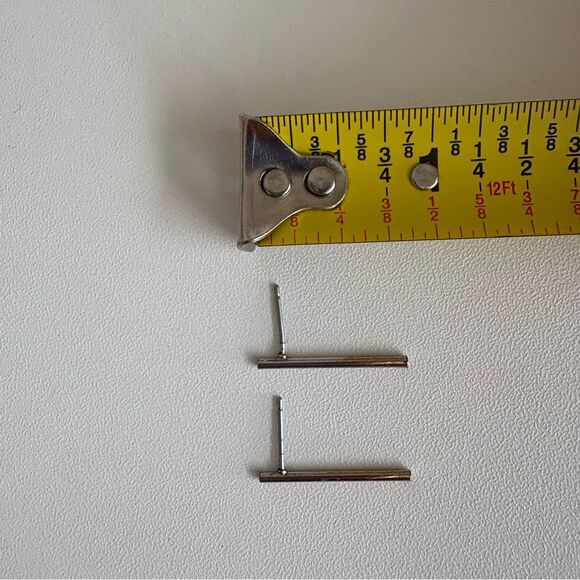 Bar Earrings - Picture 4 of 6